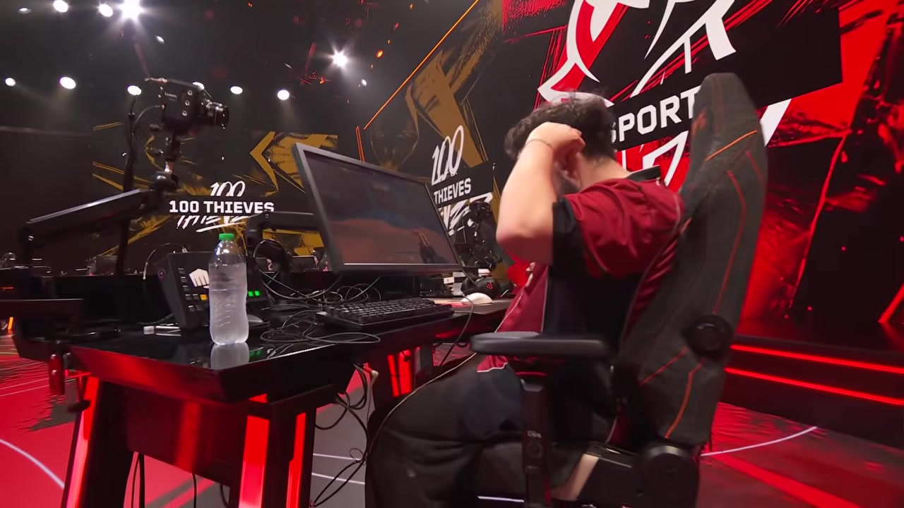 100 Thieves-spelare på VCT Americas-scenen
