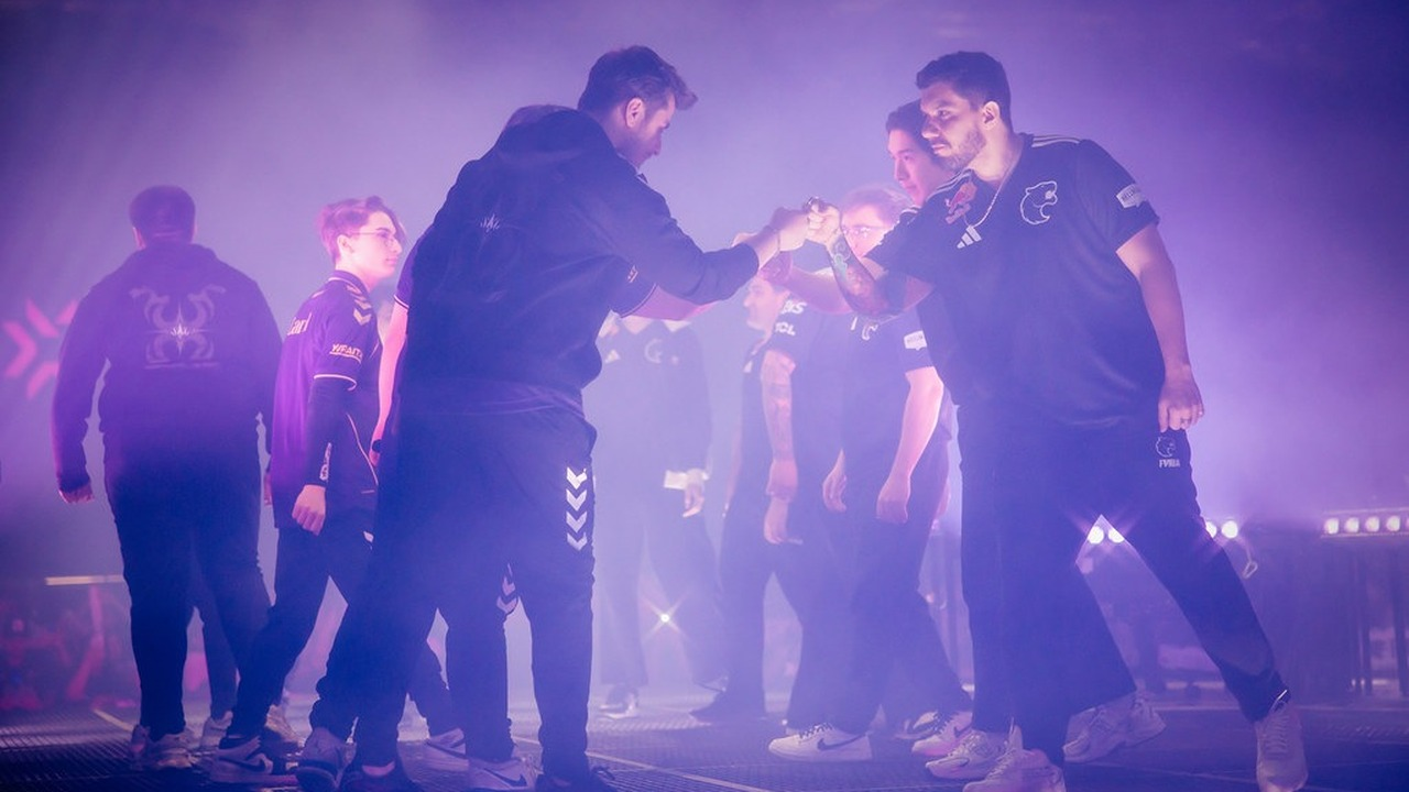 FURIA:s Valorant-spelare samlas på scenen