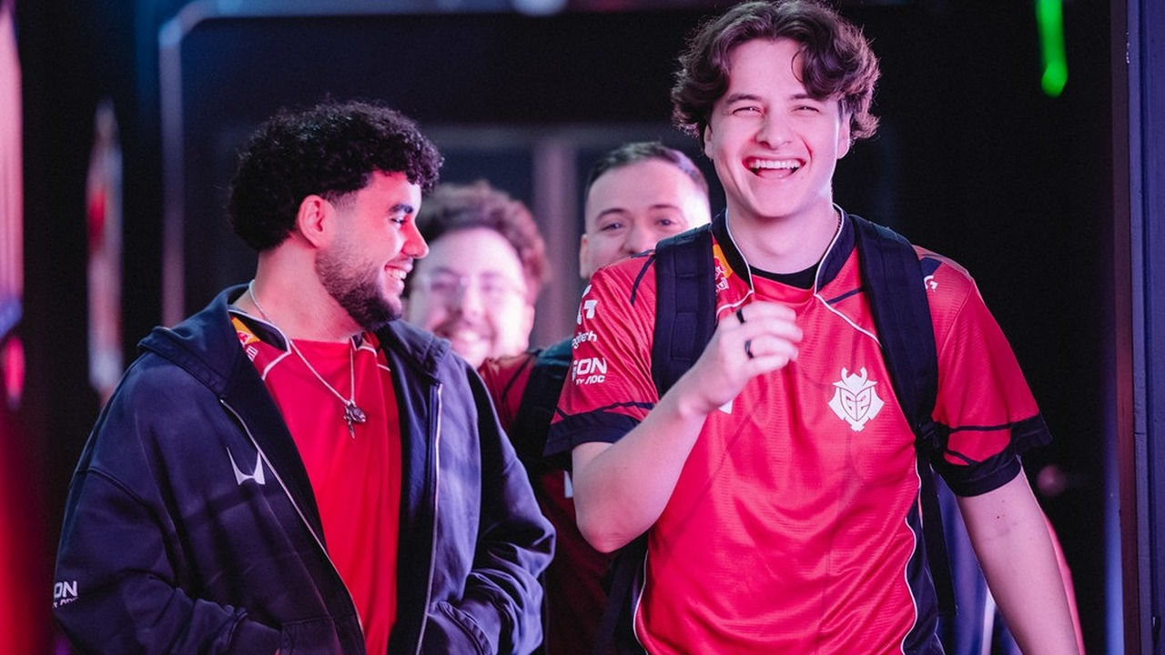 Les joueurs Valorant de G2 Esports posent ensemble